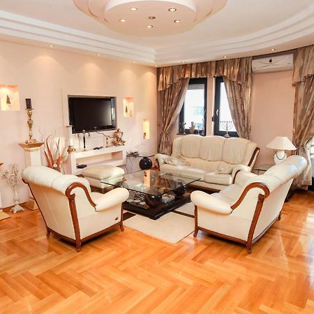 Ugodan I Luksuzan Apartman Баня-Лука Екстер'єр фото