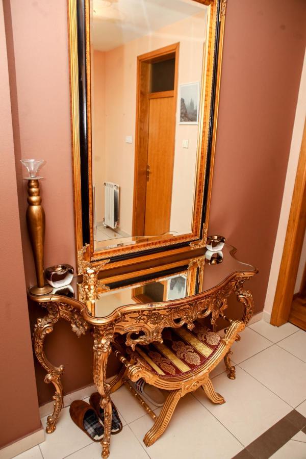 Ugodan I Luksuzan Apartman Баня-Лука Екстер'єр фото