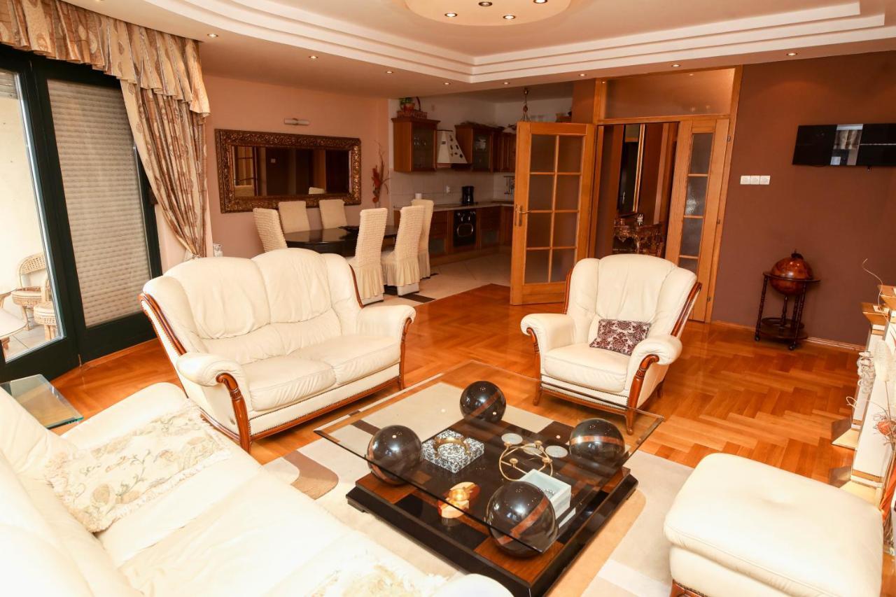 Ugodan I Luksuzan Apartman Баня-Лука Екстер'єр фото